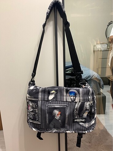 eastpak çapraz postacı çanta