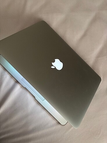 Apple macbook air 13 inç mid 2013