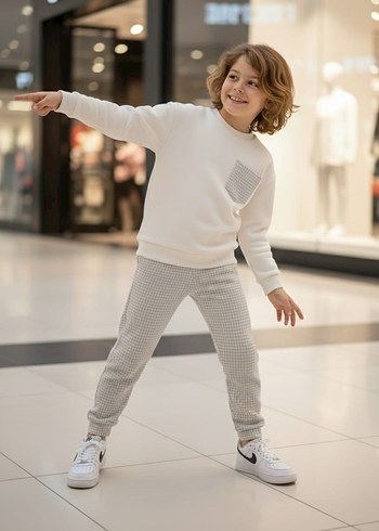 Kız Çocuk Gri Cepli Beyaz Sweatshirt ve Eşofman - Görsel 2