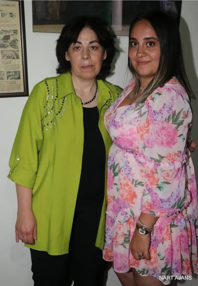 Dantel Detaylı Pembe Çiçekli Mini Elbise - Görsel 3