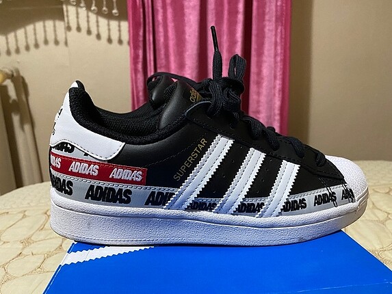Adidas Superstar
