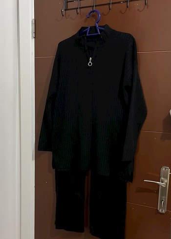 Siyah Yüksek Yakalı Örgü Kadın Kazak - Görsel 2