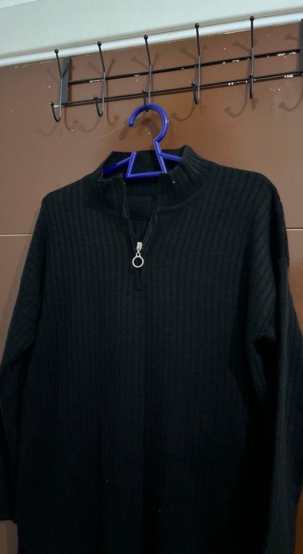 Siyah Yüksek Yakalı Örgü Kadın Kazak - Görsel 4