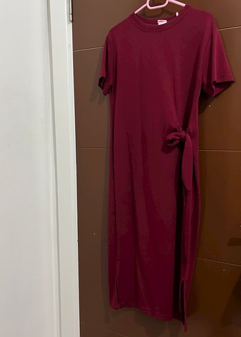 Bordo Dökümlü Kadın Uzun Elbise - Görsel 2