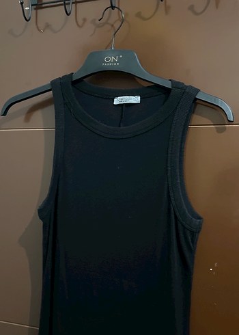 Siyah Yüksek Yakalı Uzun Kolsuz Elbise - Görsel 3