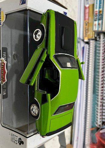 Parlak Yeşil Oyuncak Araba 1:32 Ölçek - Görsel 6