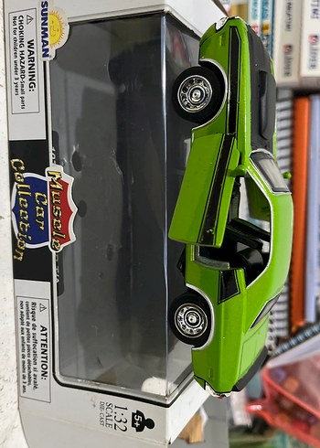 Parlak Yeşil Oyuncak Araba 1:32 Ölçek - Görsel 5