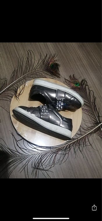 inci İnci taşlı sneakers vizon