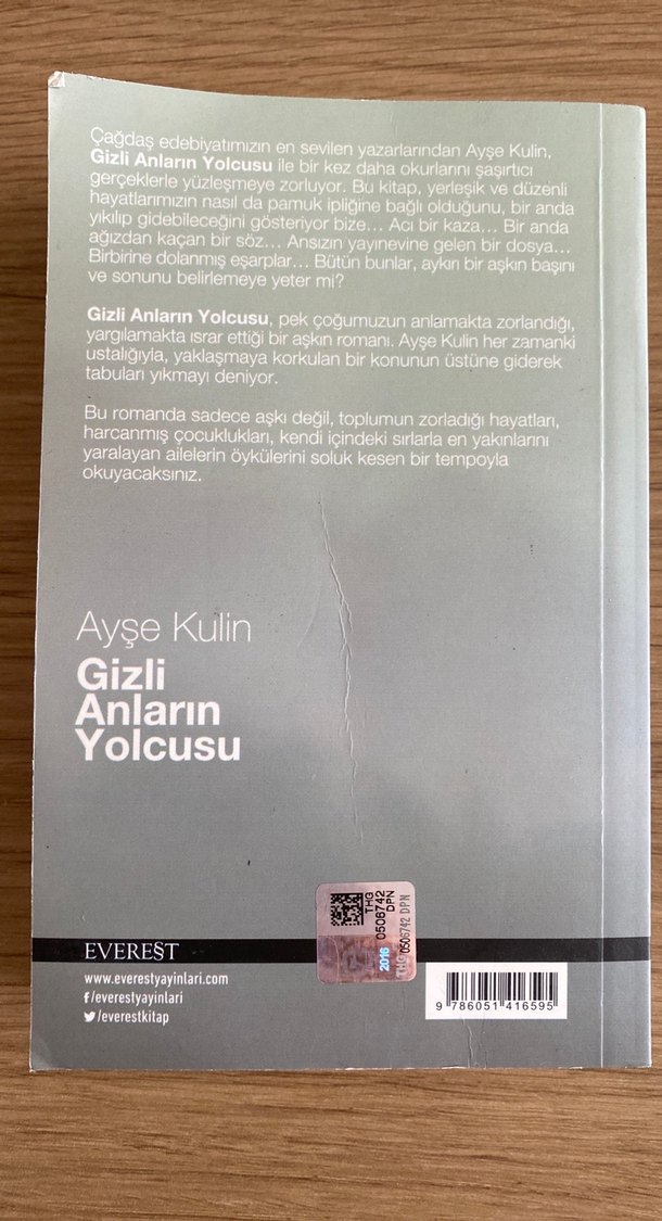 Ayşe Kulin - Gizli Anların Yolcusu Roman - Görsel 2