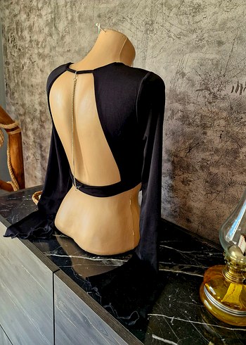Drapeli Siyah V Yaka Gotik Sırtı Açık Mini Bluz - Görsel 5