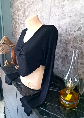 Drapeli Siyah V Yaka Gotik Sırtı Açık Mini Bluz - Görsel 3