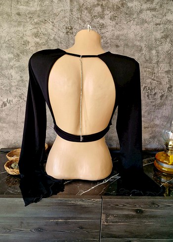 Drapeli Siyah V Yaka Gotik Sırtı Açık Mini Bluz - Görsel 4