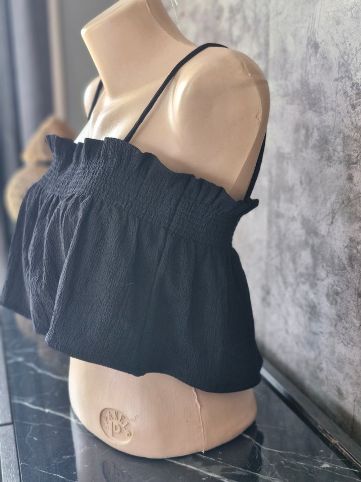 Kadın Siyah Mini Straplez Fırfırlı Bluz - Görsel 2