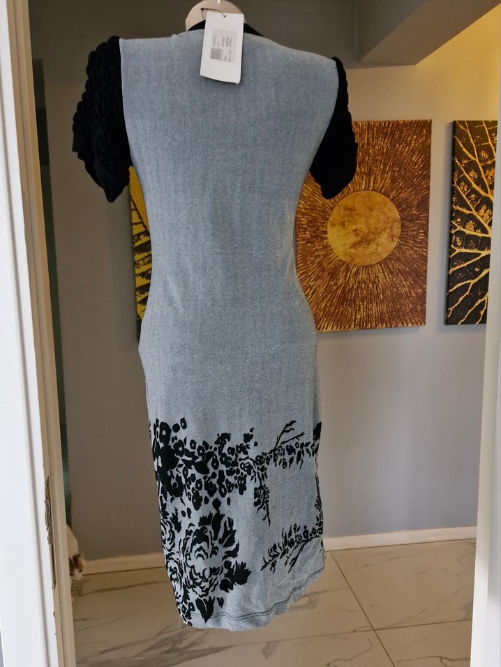 Gri V Yaka Dantel Detaylı Kalem Elbise - Görsel 4