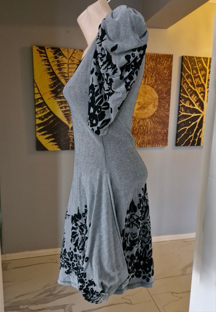 Gri V Yaka Mini Yarı Balon etek Elbise - Görsel 2