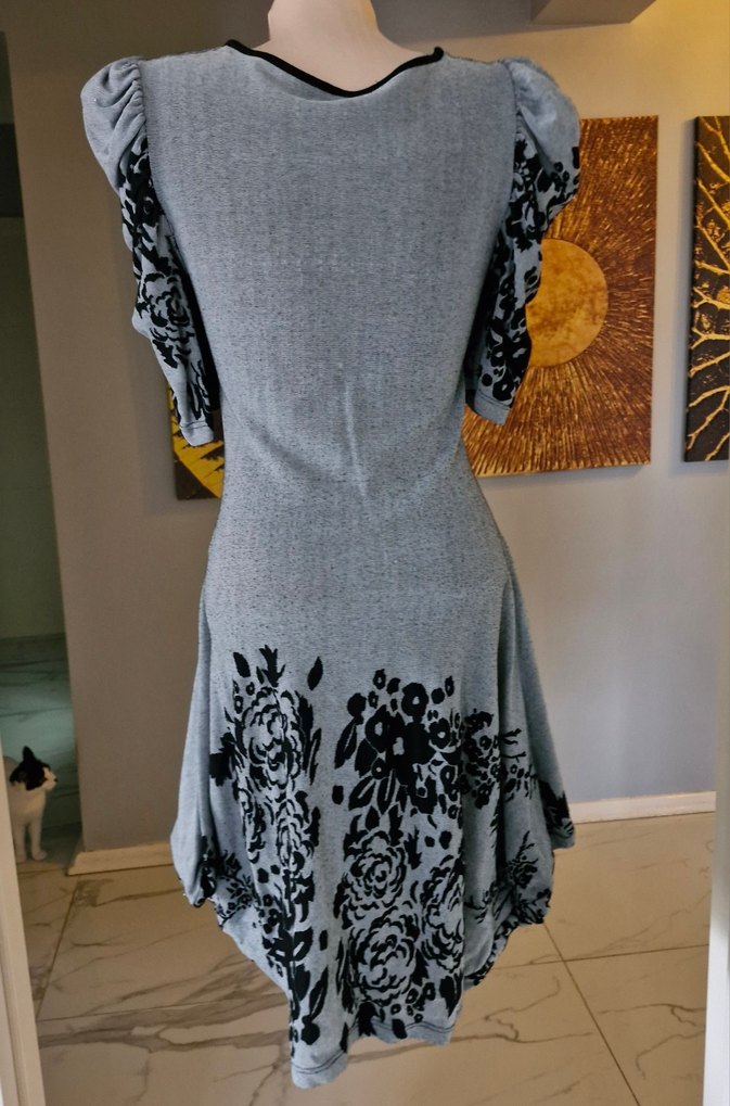 Gri V Yaka Mini Yarı Balon etek Elbise - Görsel 3