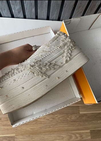 Gelin spor ayakkabısı  - Görsel 3