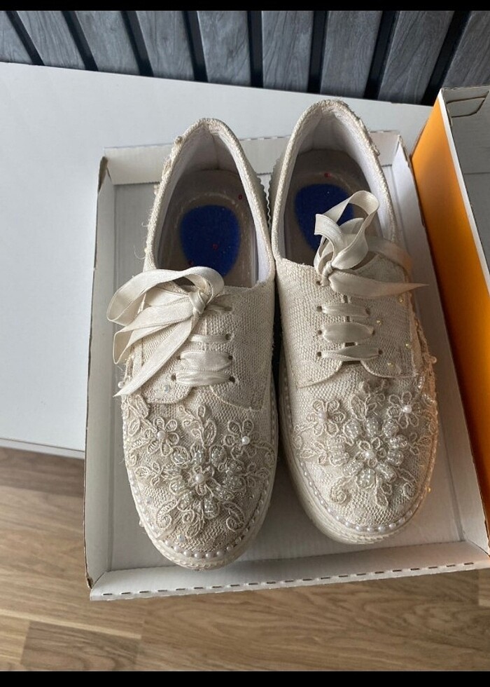 Gelin spor ayakkabısı  - Görsel 2