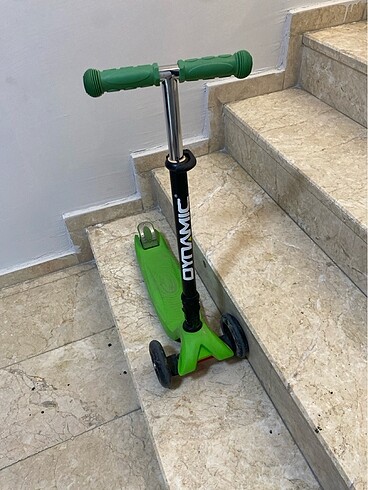 Dynamic scooter