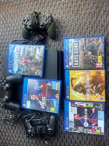 Sony PlayStation 4