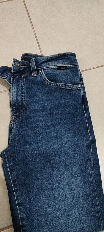 27 Beden mavi Renk Kullanılmamış mavi jean