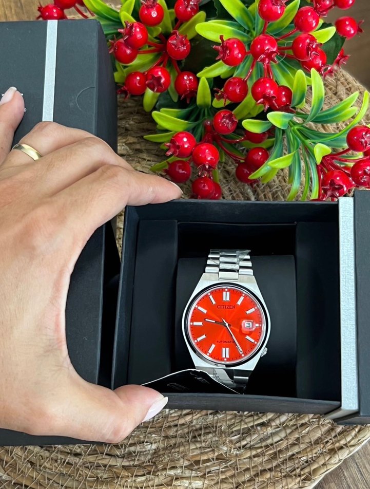 Citizen Tsuyosa Otomatik Kırmızı Kadran Çelik Saat - Görsel 3