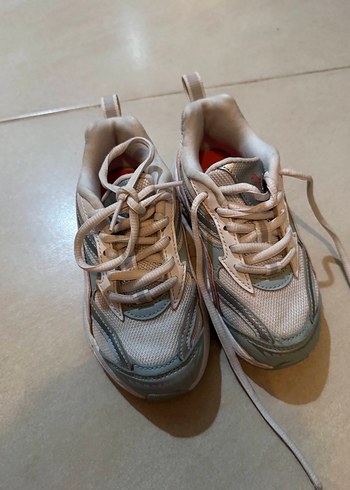 Beyaz Bağcıklı - Görsel 2