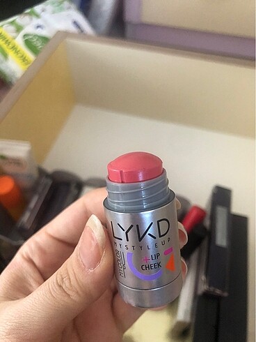 Beden Renk Lykd lip and cheek