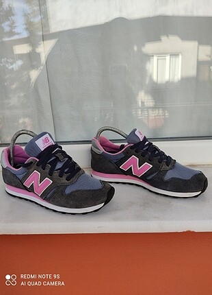 New Balance 373 