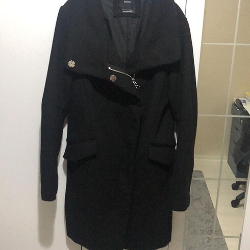 Bershka Siyah Kaşe Kaban