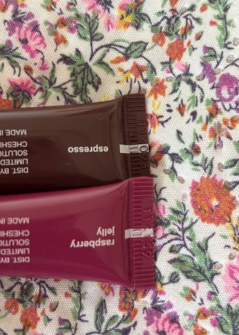  Beden Rhode Peptid Lip Tint espre ve raspberry