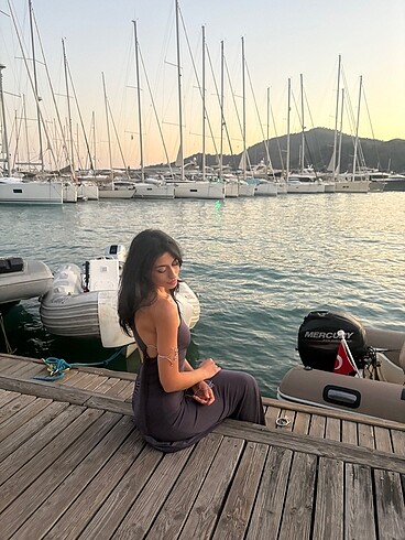 Diğer Sırt dekolteki elbise