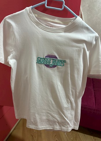 Guess Tas Baskılı Beyaz Kadın Tişört