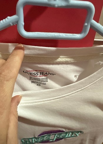Guess Guess Tas Baskılı Beyaz Kadın Tişört