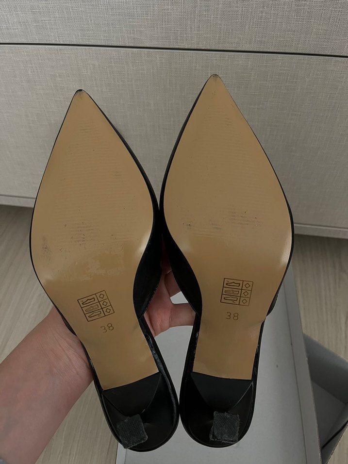 Siyah Topuklu Ayakkabı - Görsel 3
