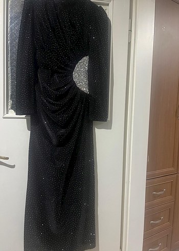 Uzun Siyah Drapeli V Yaka Abiye Elbise - Görsel 2