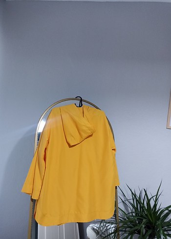 Sarı Midi Kadın Yağmurluk - Görsel 4
