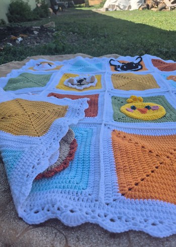 Nakışlı Çok Renkli Çocuk Örgü Battaniye - Görsel 6