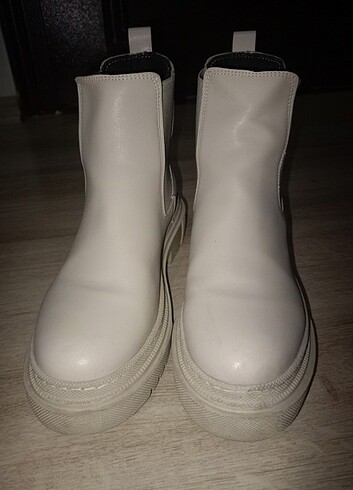 Bershka BEJ BOT 39 NUMARA