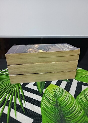  Beden Forgotten realms the sellswords book 1-2-3 servant of the shard 