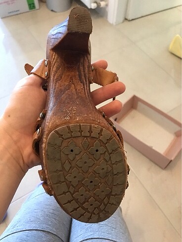 37 Beden Greyder takunya topuklu sandalet