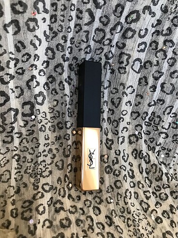 Beden YSL rouge pur couture the slim 9 Red anigma mat stick ruj