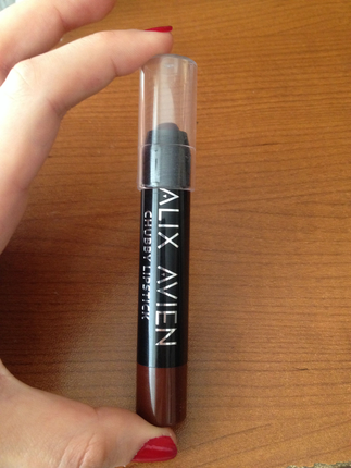 Alix avien lipstick