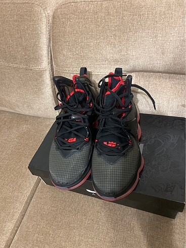 LeBron XIX