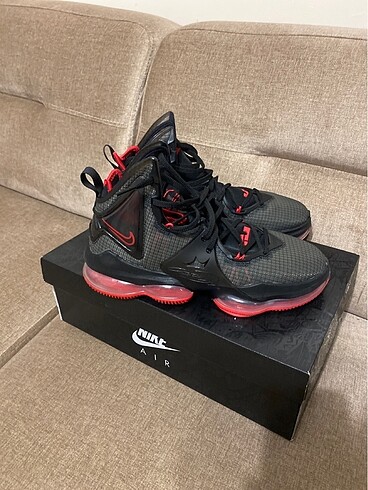 42 Beden LeBron XIX