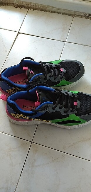 40 Beden Skechers. Bayan spor ayakkabı 