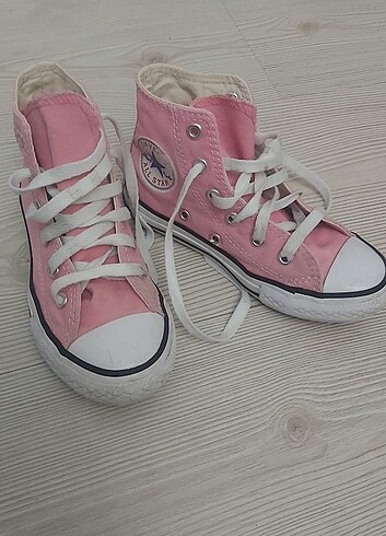 28 Beden pembe Renk Converse ayakkabi