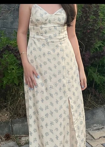 Beyaz Çiçek Desenli Midi Bohem Elbise