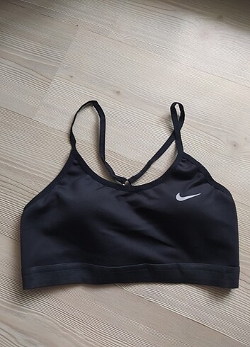 Nike bustiyer