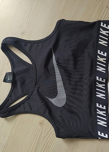 Nike bustiyer-SATİLDİ...SATİLDİ...SATİLDİ...